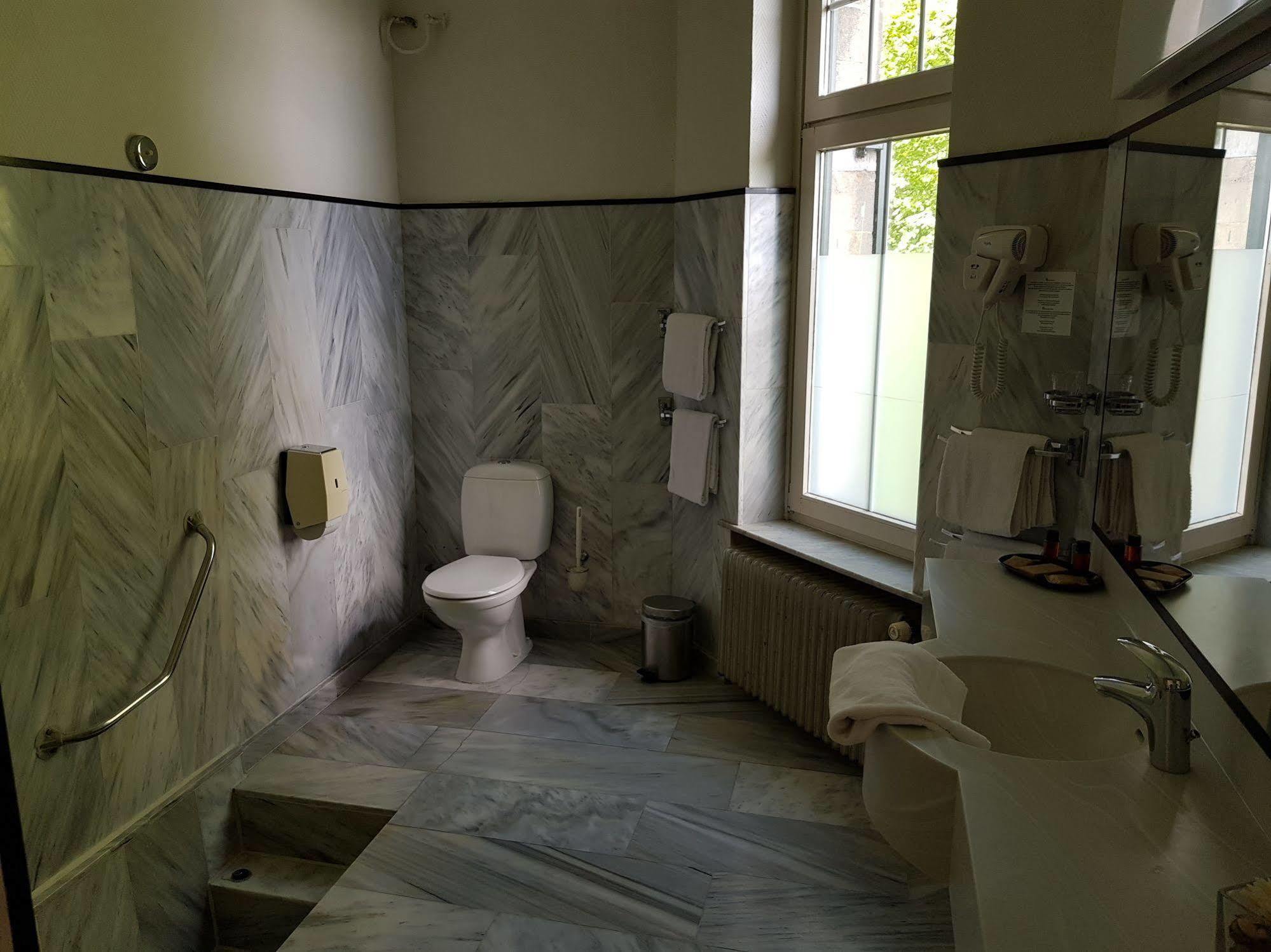Hotel Kasteel Geulzicht Maastricht Ngoại thất bức ảnh